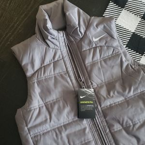 NWT  Women's Nike Zip Up Vest